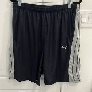 PUMA - basketball shorts - size Large